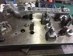 �������������侫�ӹ�Һѹ�о�